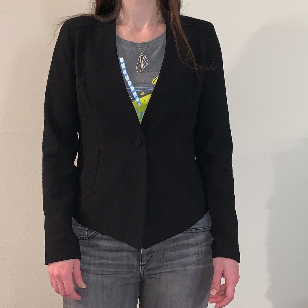 Black one button collar less blazer